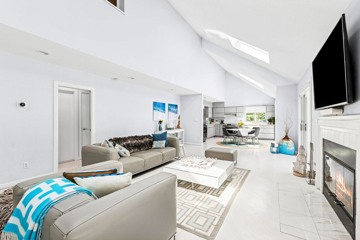 Fireplace, Interior, Living room, Recessed Lighting