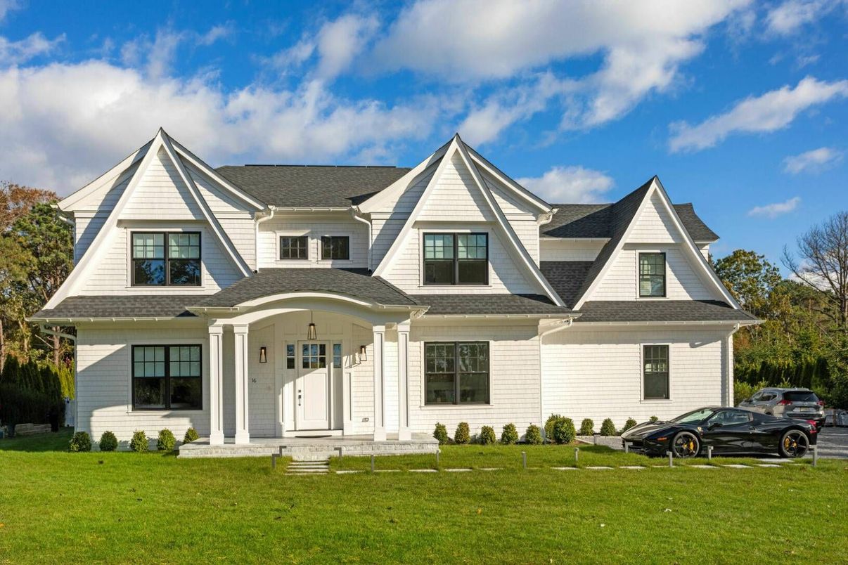 Exterior, Facade, Farmhouse