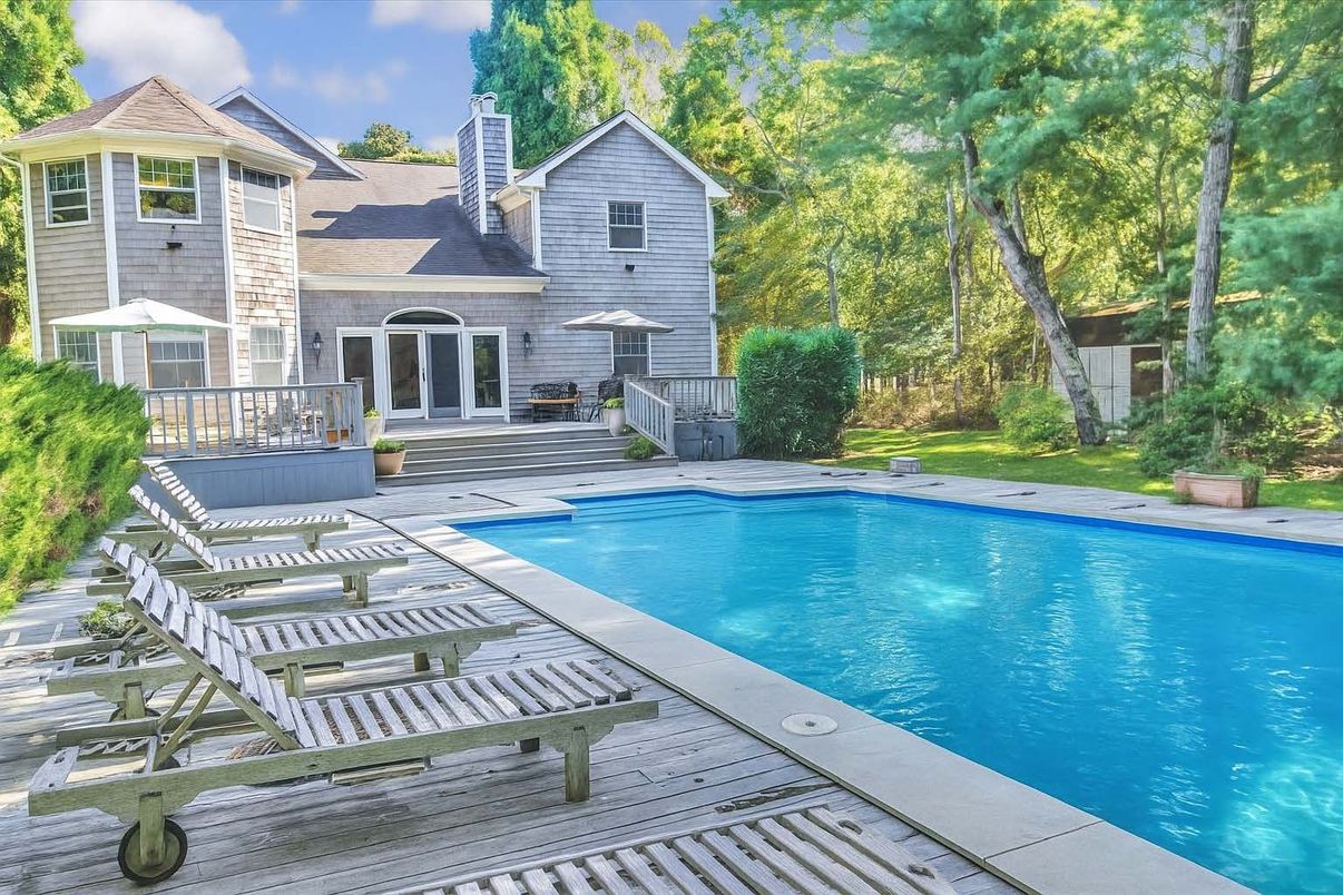Exterior, Pool