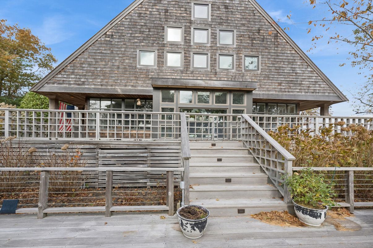 Exterior, Facade, Highrise