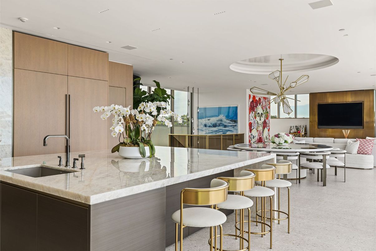 Dining room, Interior, Pendant Lights, Recessed Lighting