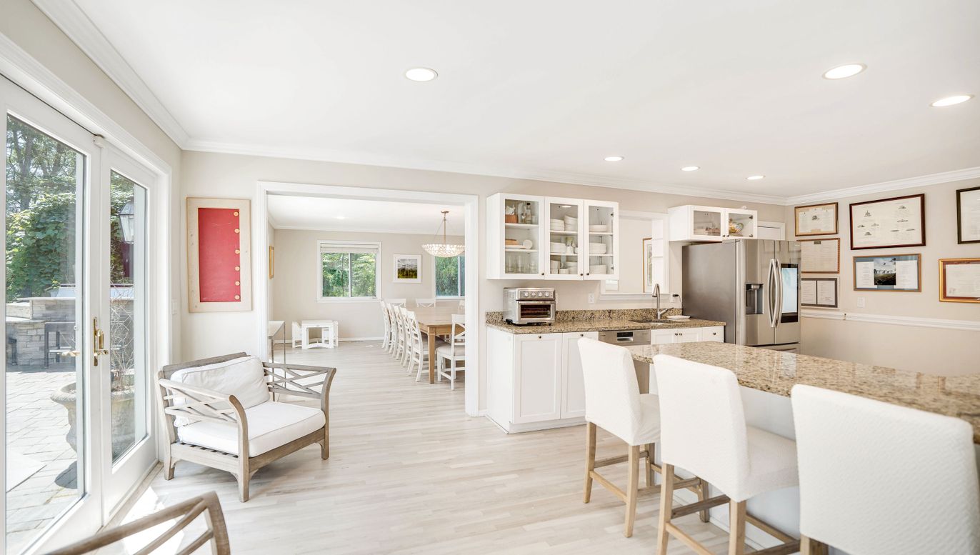 Dining room, Interior, Kitchen, Pendant Lights, Recessed Lighting, Stainless Steel Appliances, Wood Texture Flooring