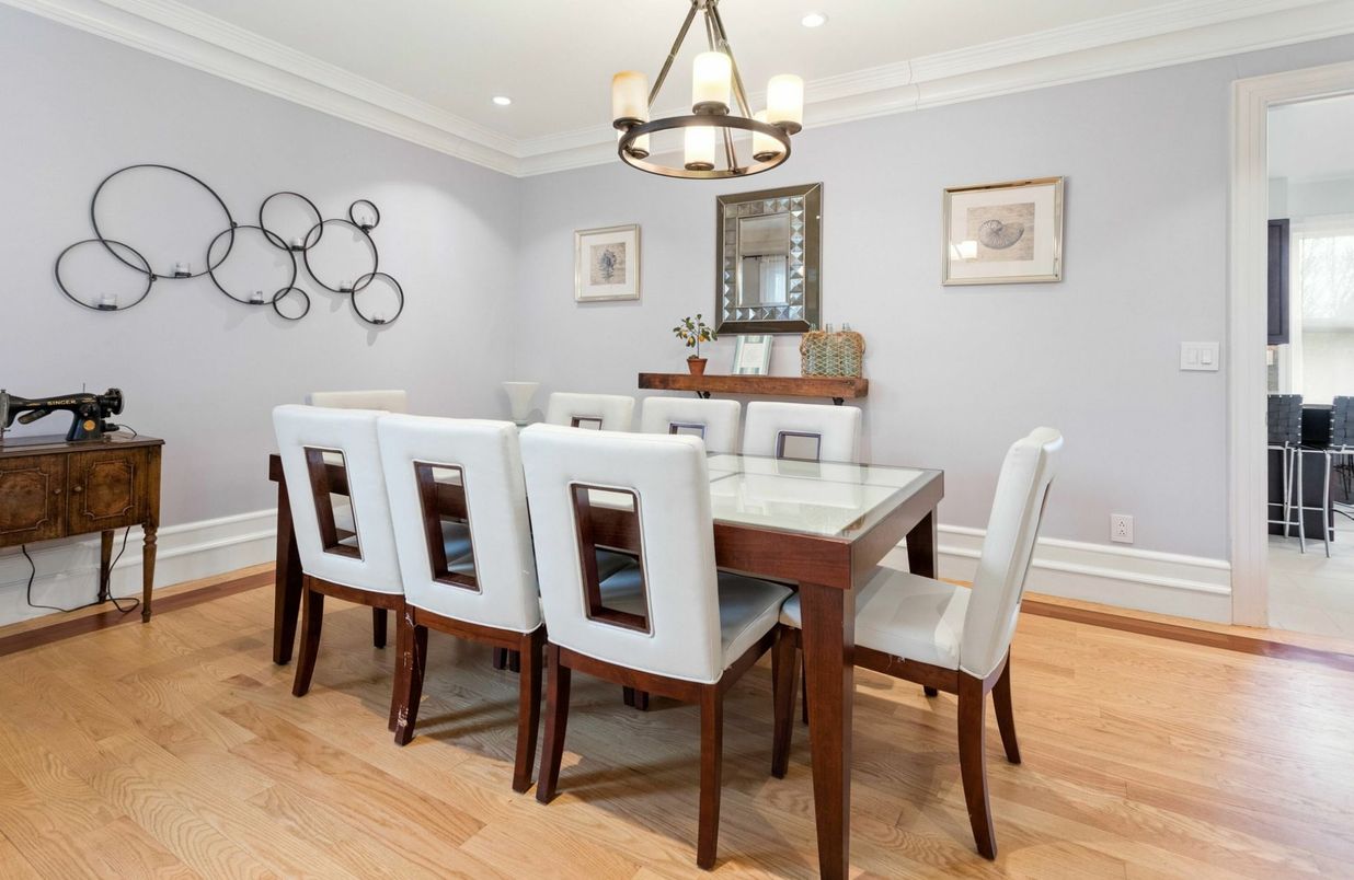 Chandelier, Dining room, Interior, Recessed Lighting, Wood Texture Flooring