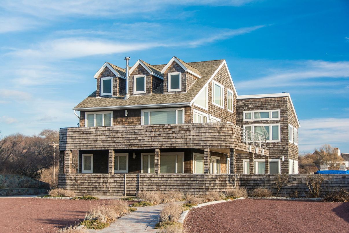 Exterior, Facade, Queen Anne Victorian