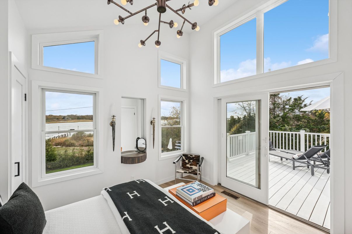 Interior, Sun Room, Water, Wood Texture Flooring