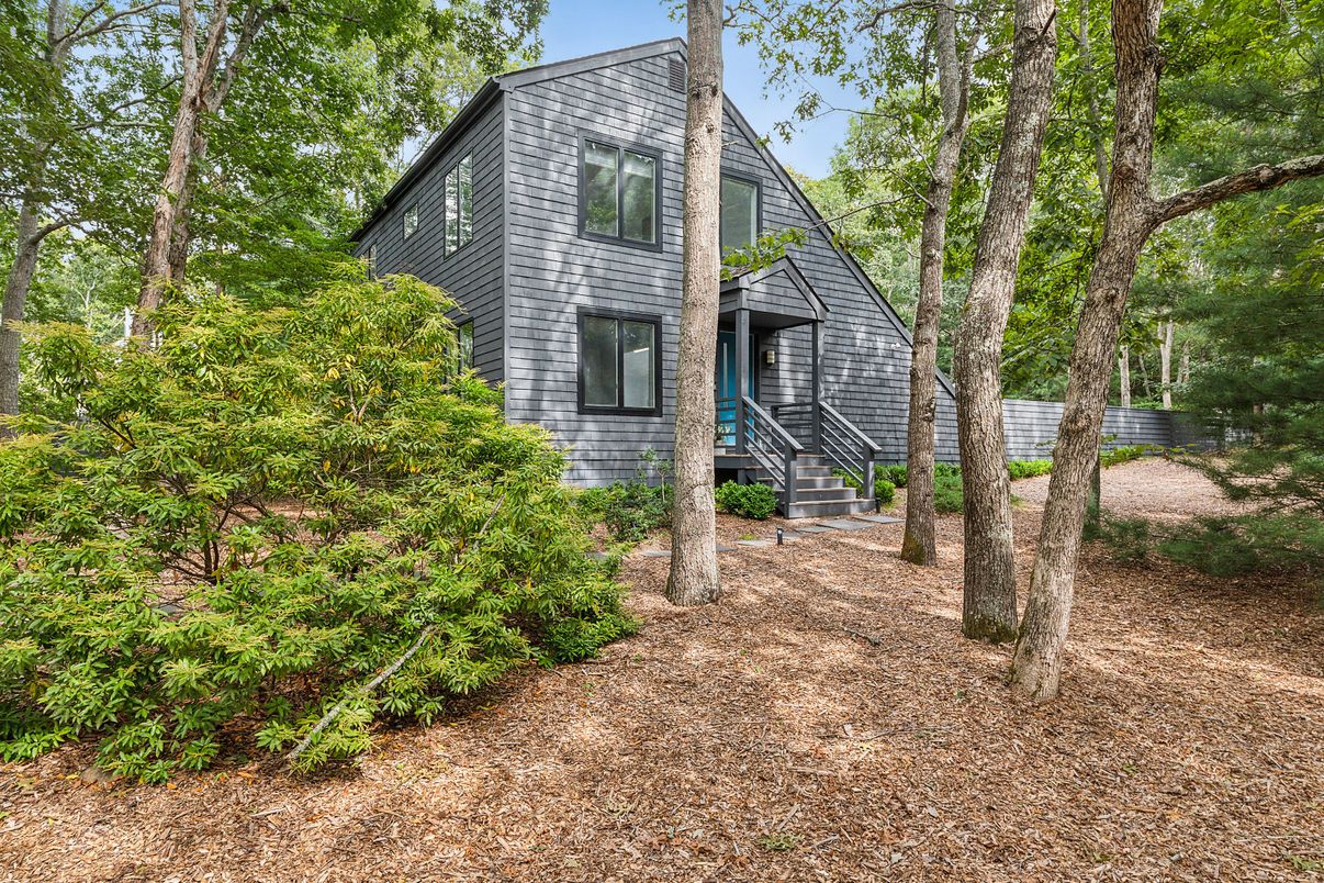Backyard, Exterior, Facade, Tudor Revival
