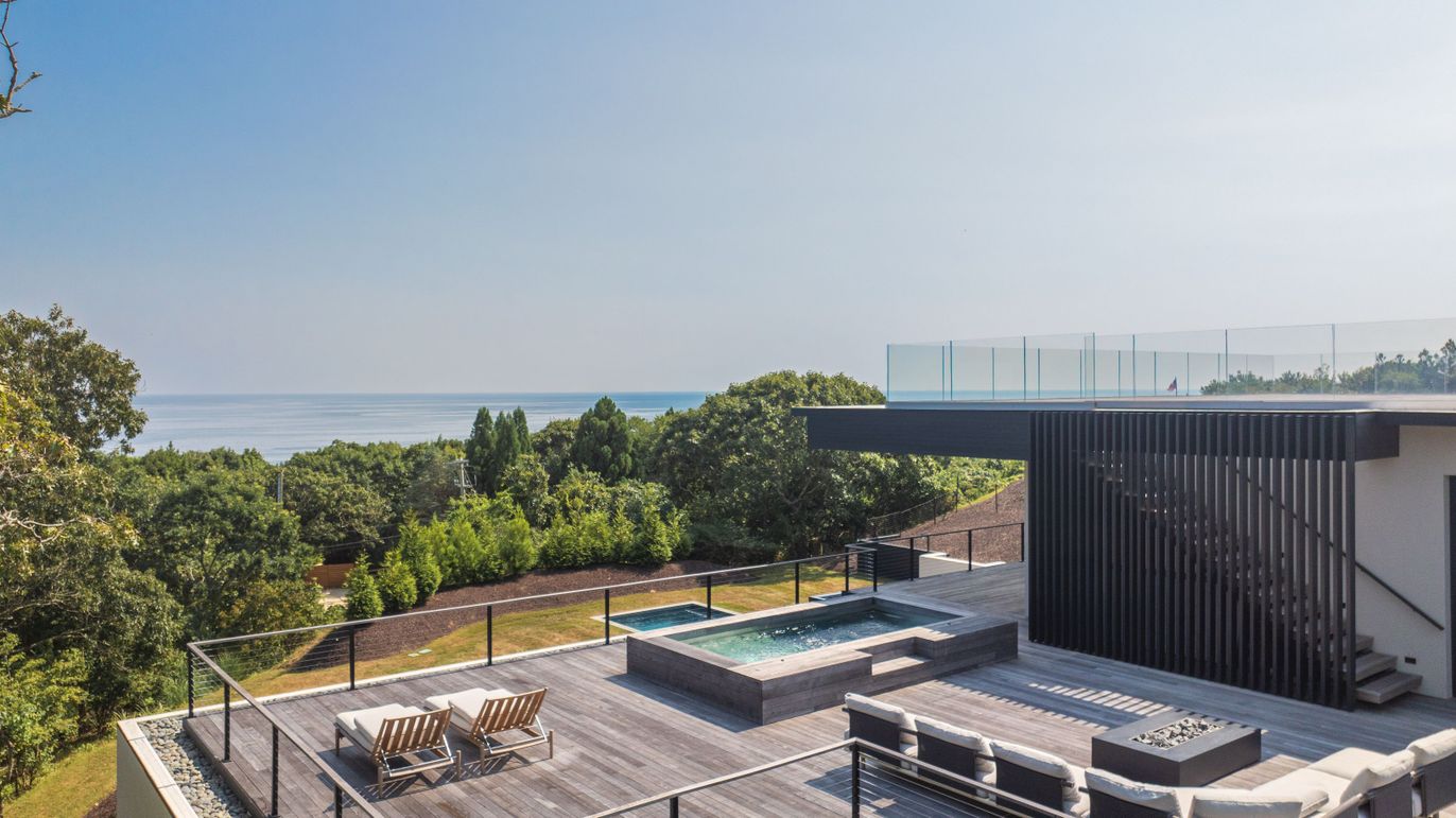 Exterior, Pool, Water