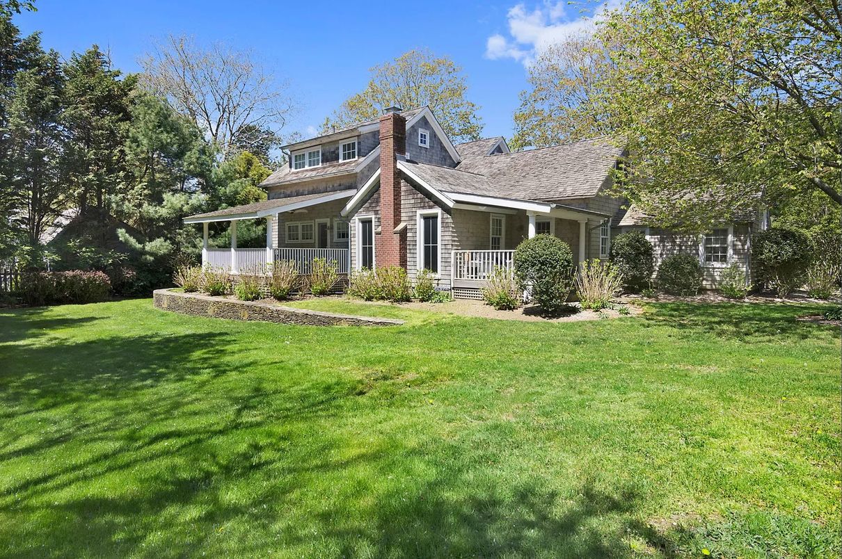 Backyard, Exterior, Facade, Brick Facade, Cape Cod