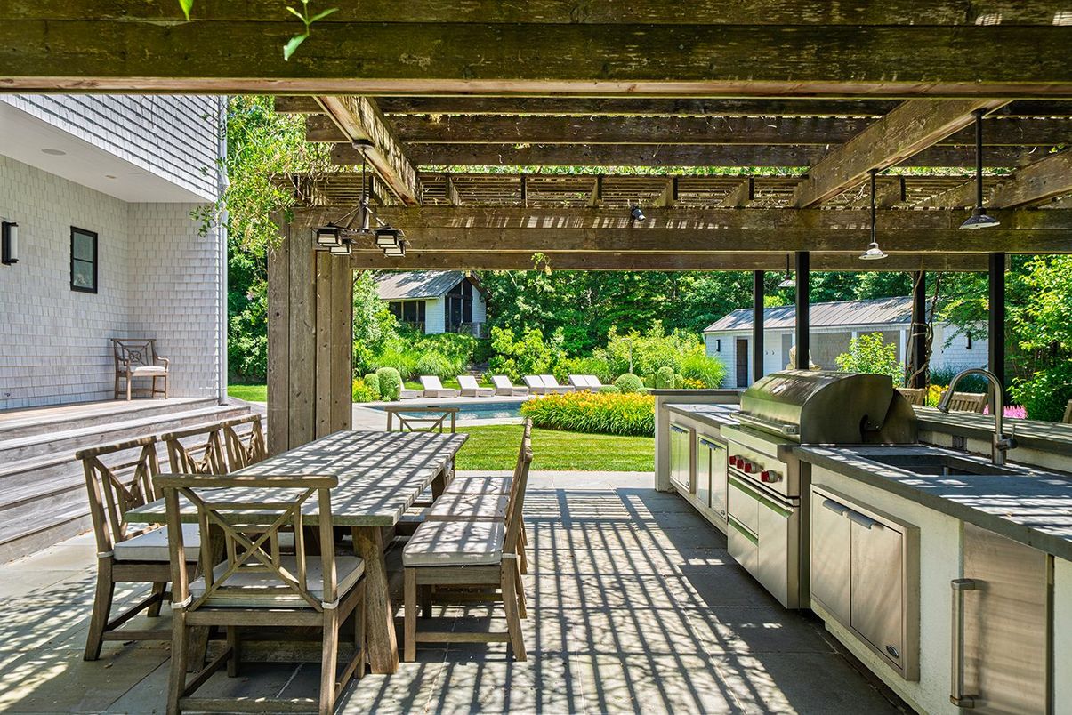 Exterior, Outdoor Kitchen