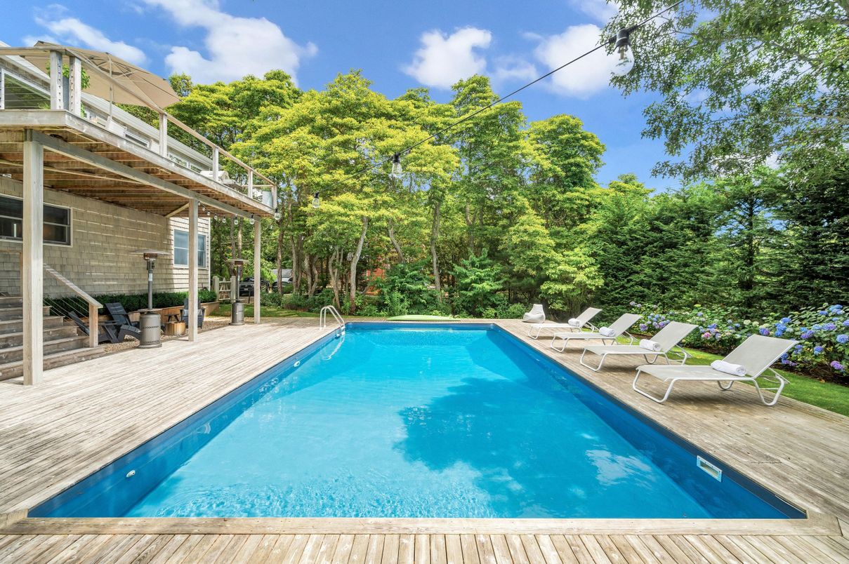 Exterior, Pool