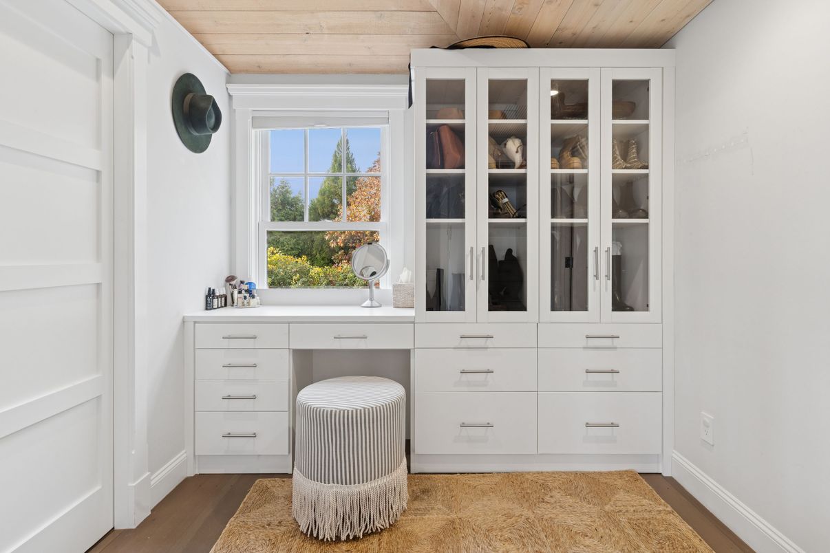 Interior, Pendant Lights, Wooden Ceilings, Wood Texture Flooring