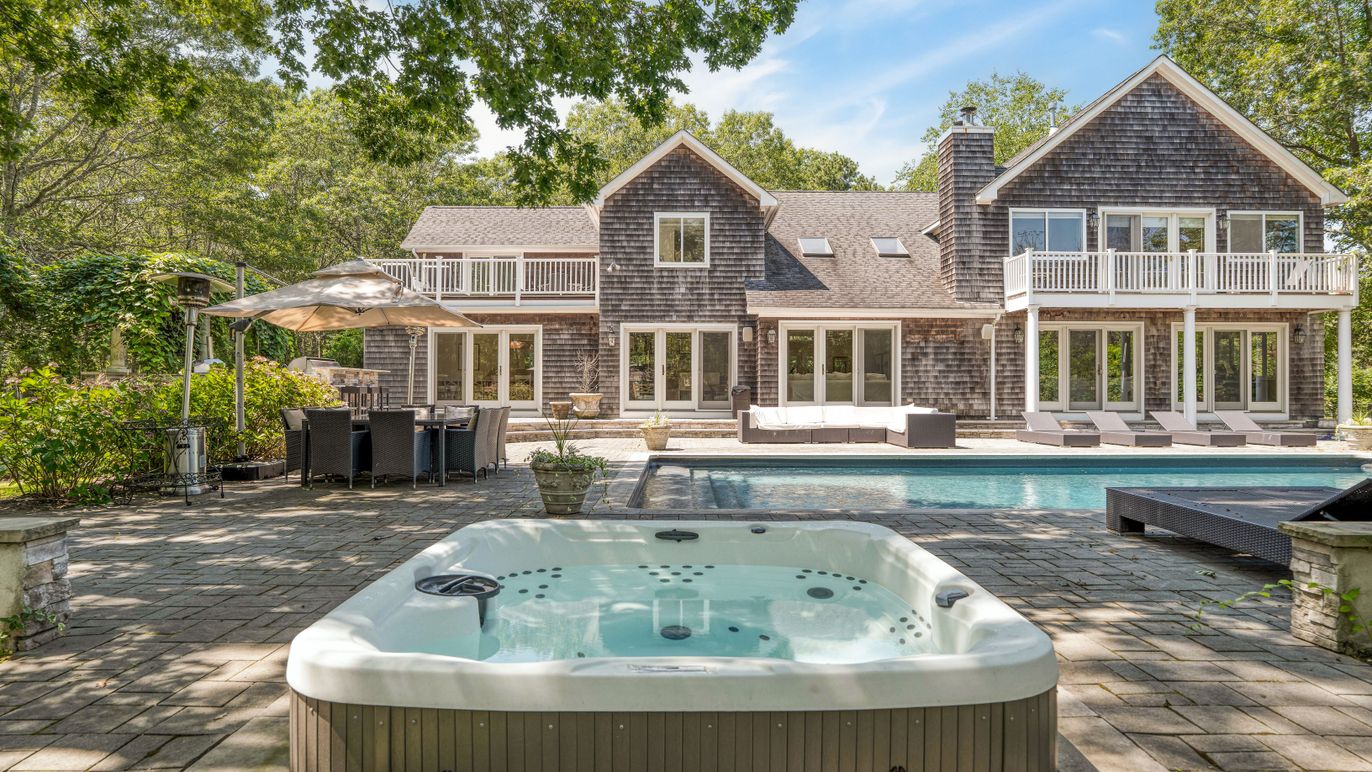 Exterior, Hot Tub, Pool