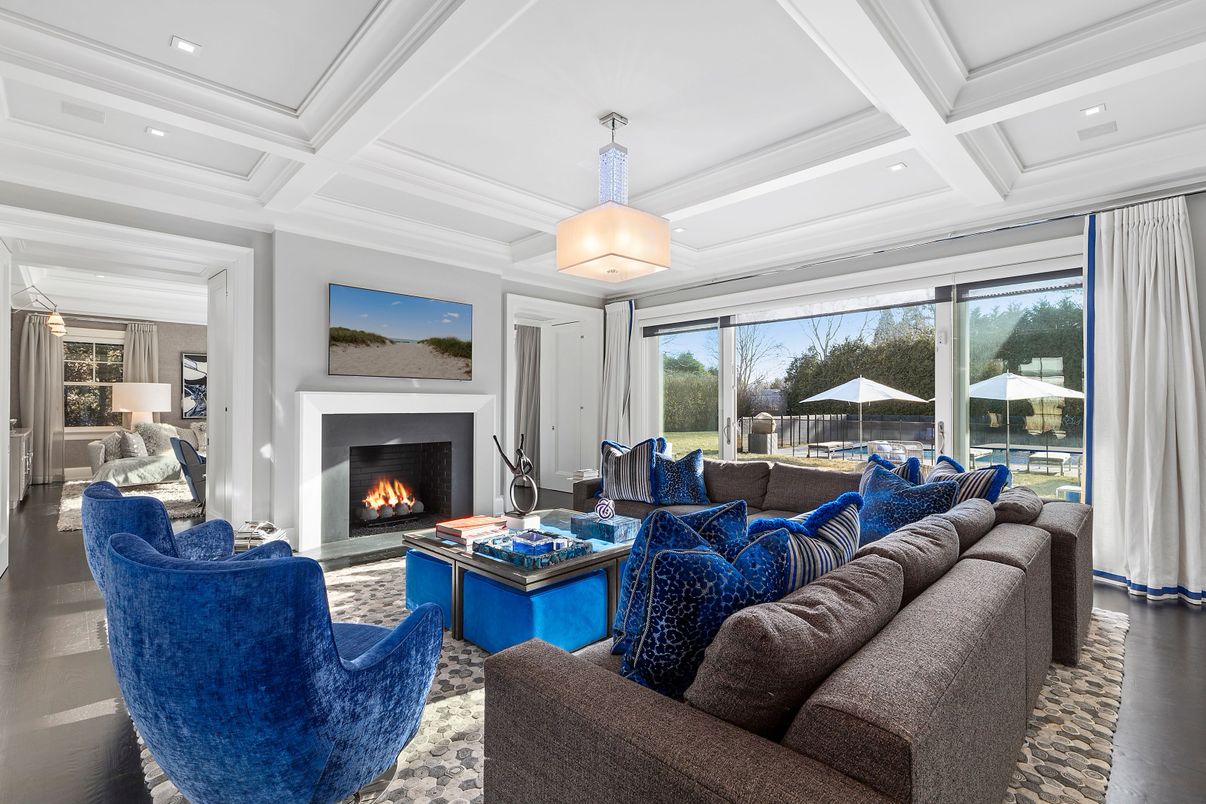 Fireplace, Interior, Living room, Pendant Lights, Recessed Lighting