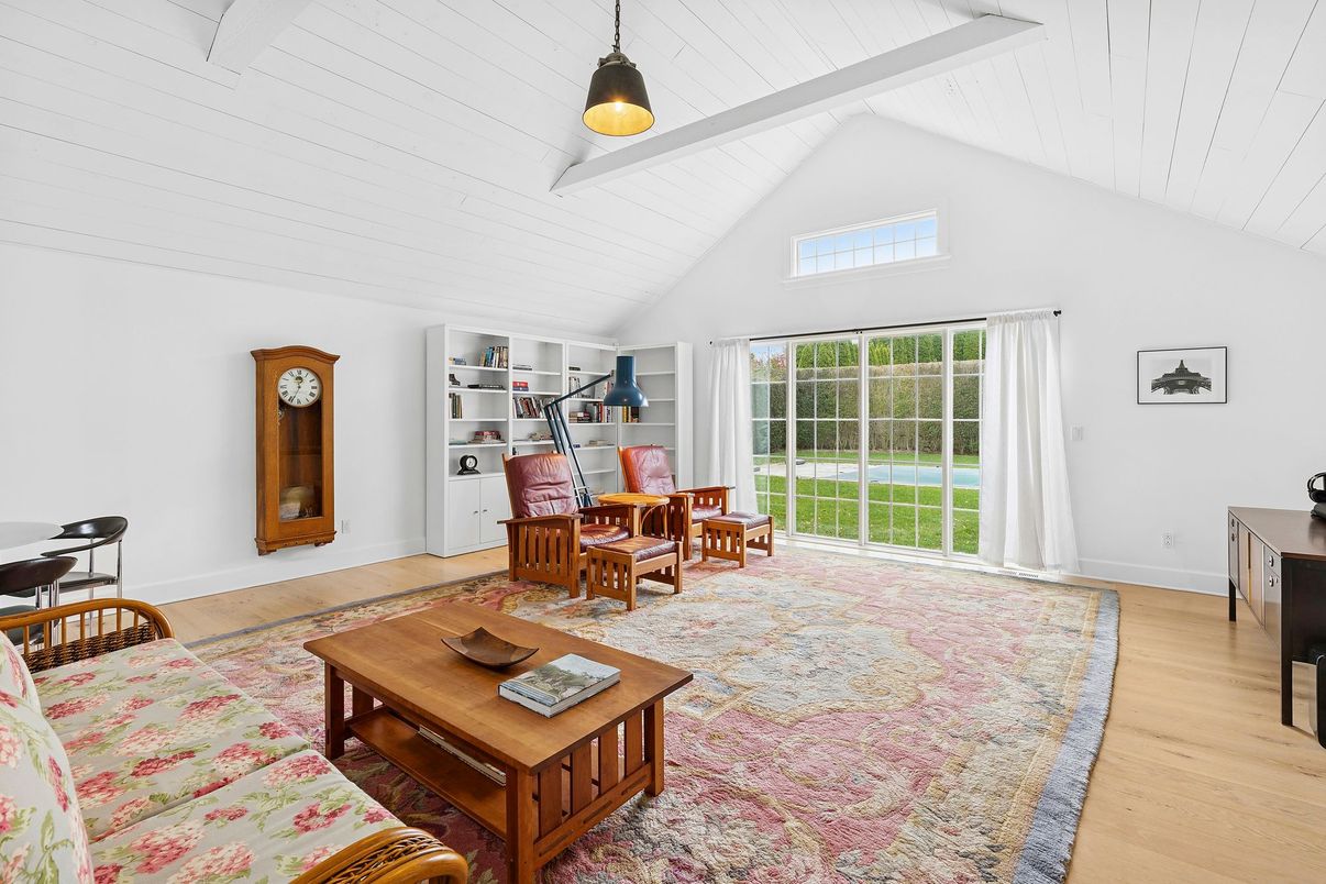 Interior, Living room, Pendant Lights, Piano, Wood Texture Flooring