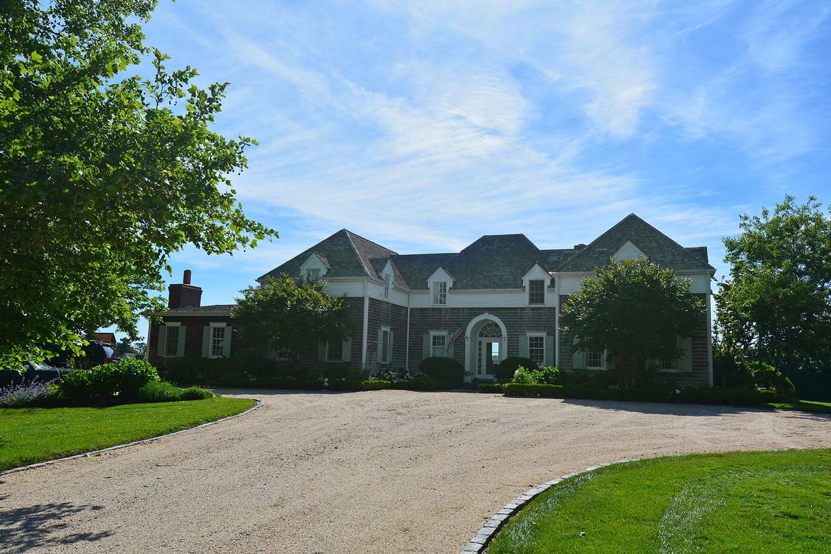 Backyard, Exterior, Facade, French Provincial