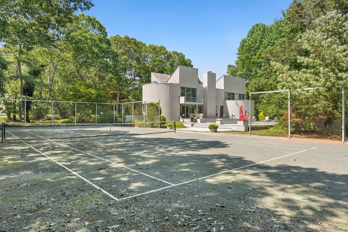 Exterior, Tennis Courts
