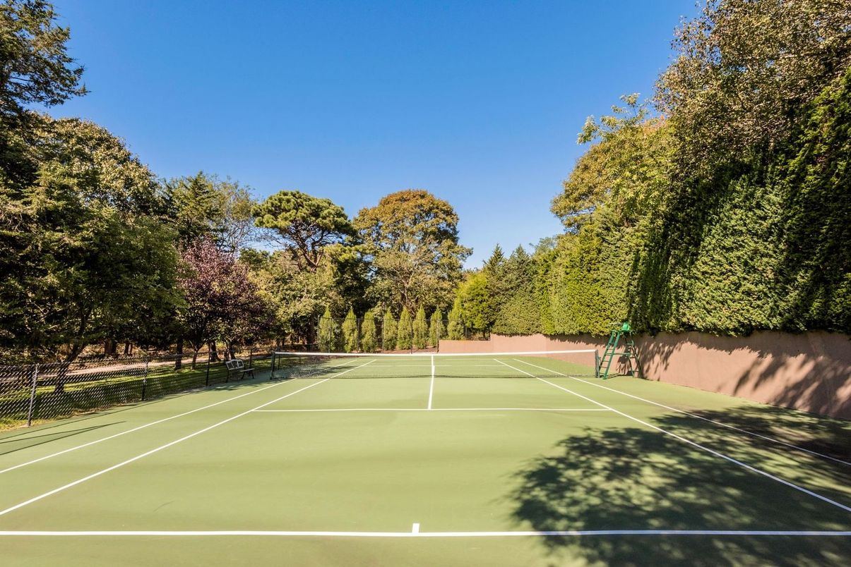 Exterior, Tennis Courts