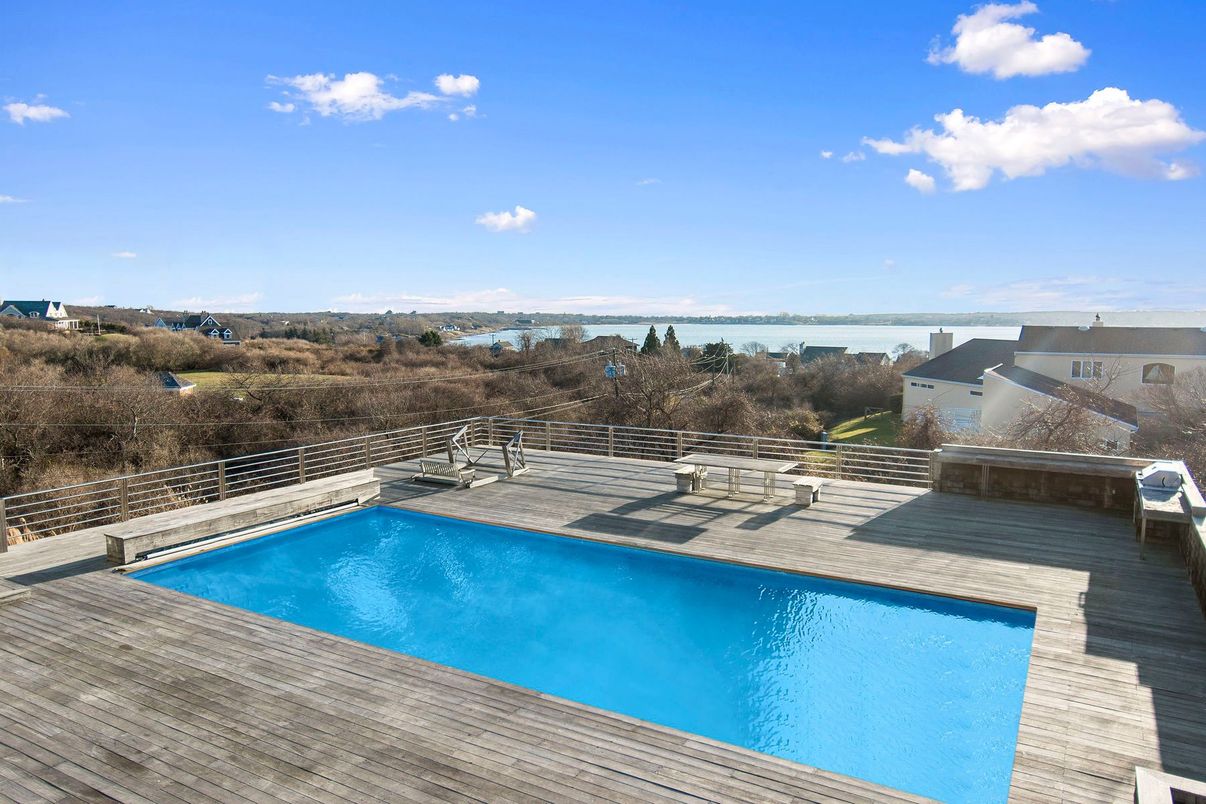 Exterior, Pool, Water