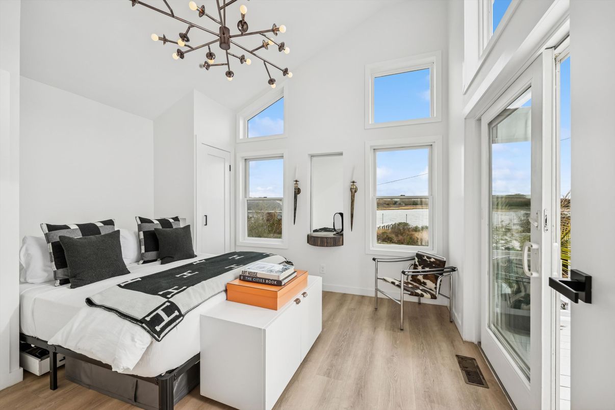 Bedroom, Interior, Pendant Lights, Water, Wood Texture Flooring