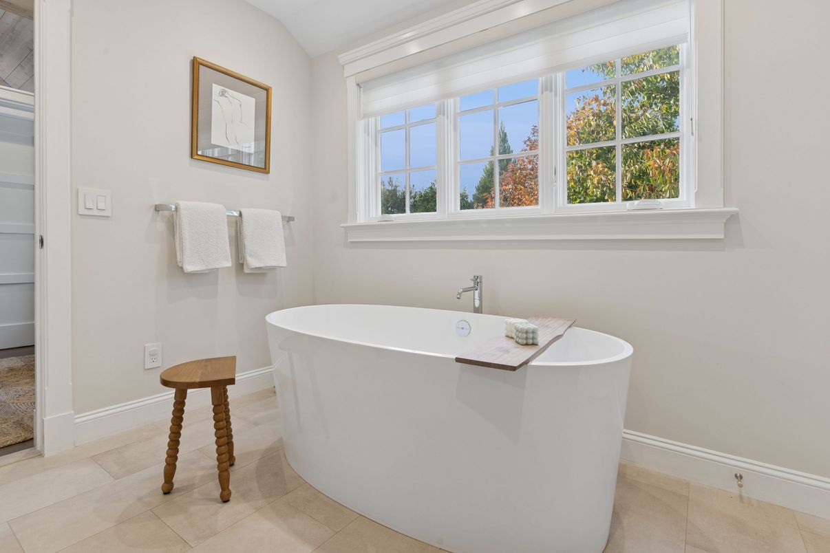 Bathroom, Free Standing Baths, Interior