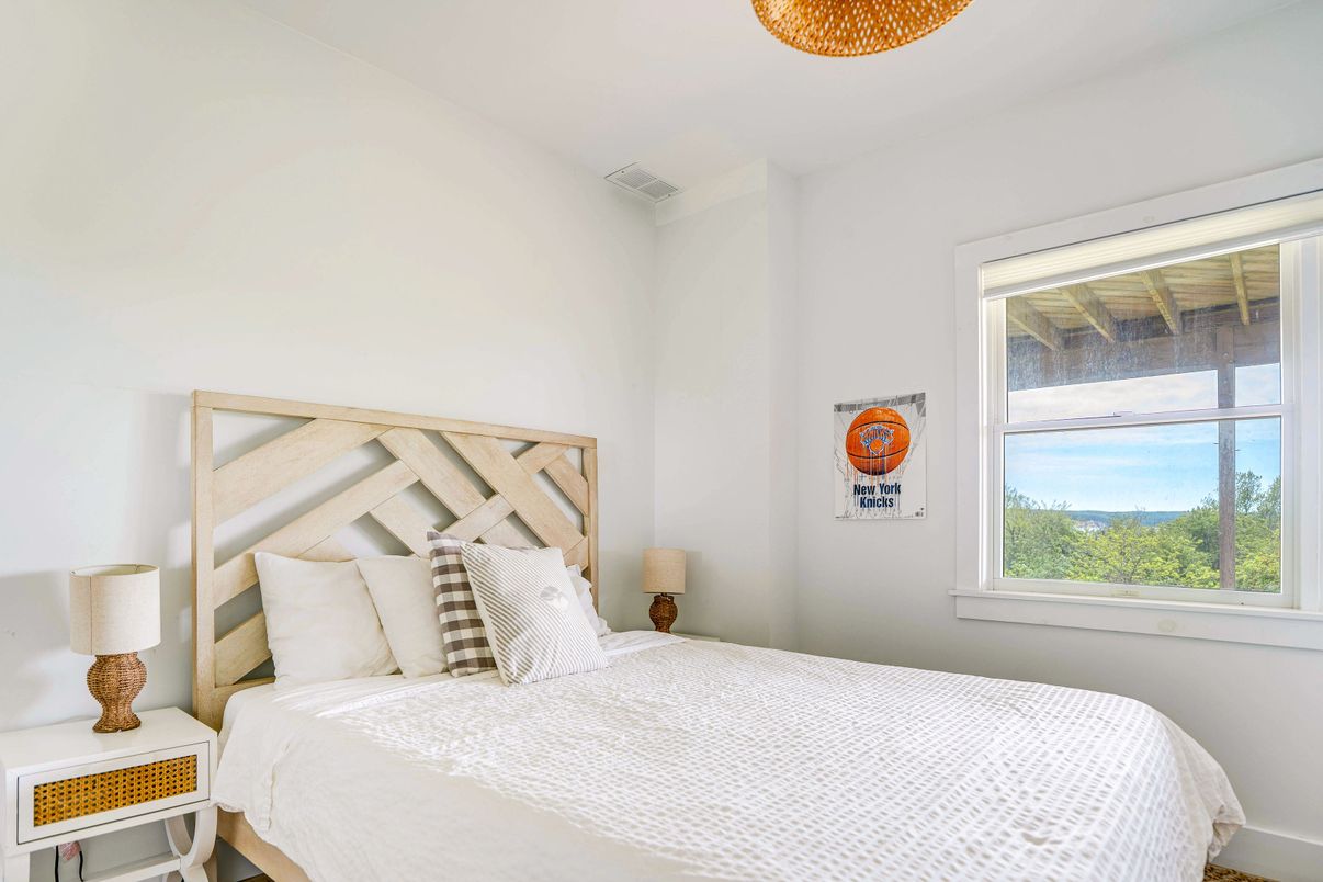 Bedroom, Interior, Water