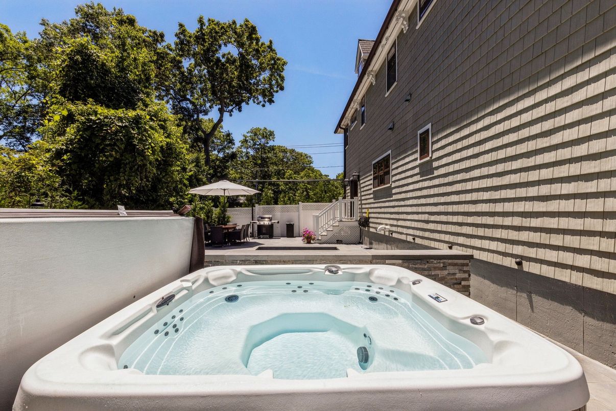 Exterior, Hot Tub