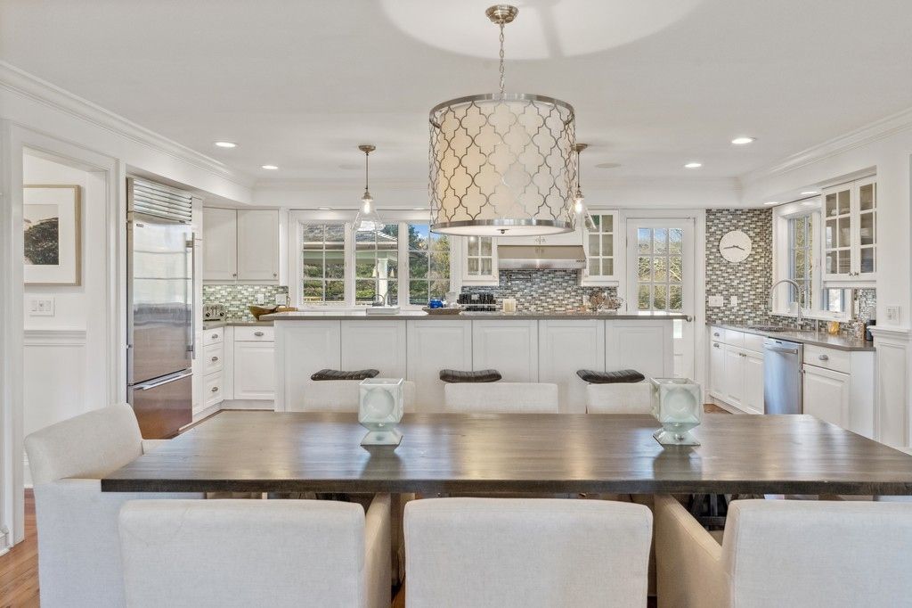Dining room, Interior, Kitchen, Pendant Lights, Recessed Lighting, Stainless Steel Appliances, Wood Texture Flooring