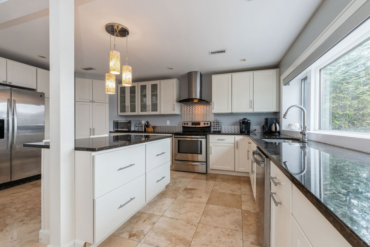 Interior, Kitchen, Pendant Lights, Recessed Lighting, Stainless Steel Appliances