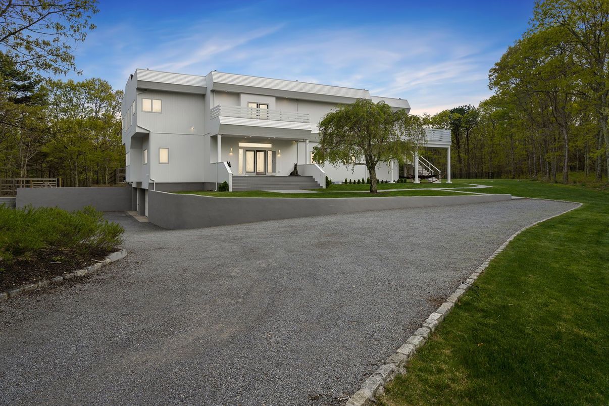 Backyard, Exterior, Facade, Modern