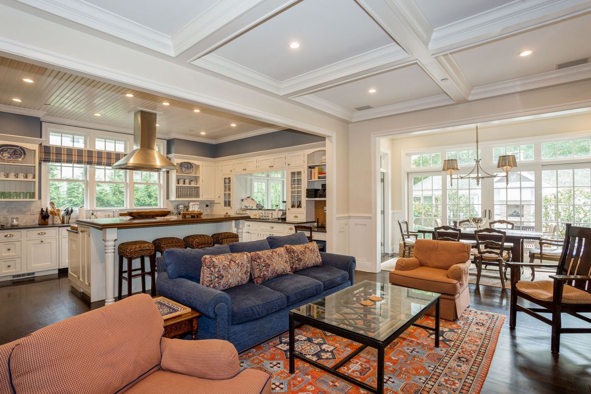 Dining room, Interior, Kitchen, Living room, Pendant Lights, Recessed Lighting, Stainless Steel Appliances, Wood Texture Flooring