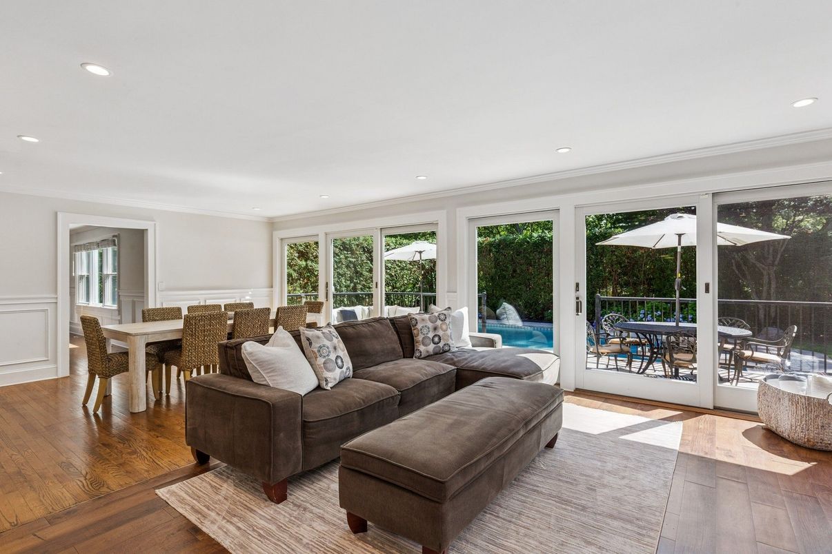 Dining room, Interior, Living room, Recessed Lighting, Wood Texture Flooring