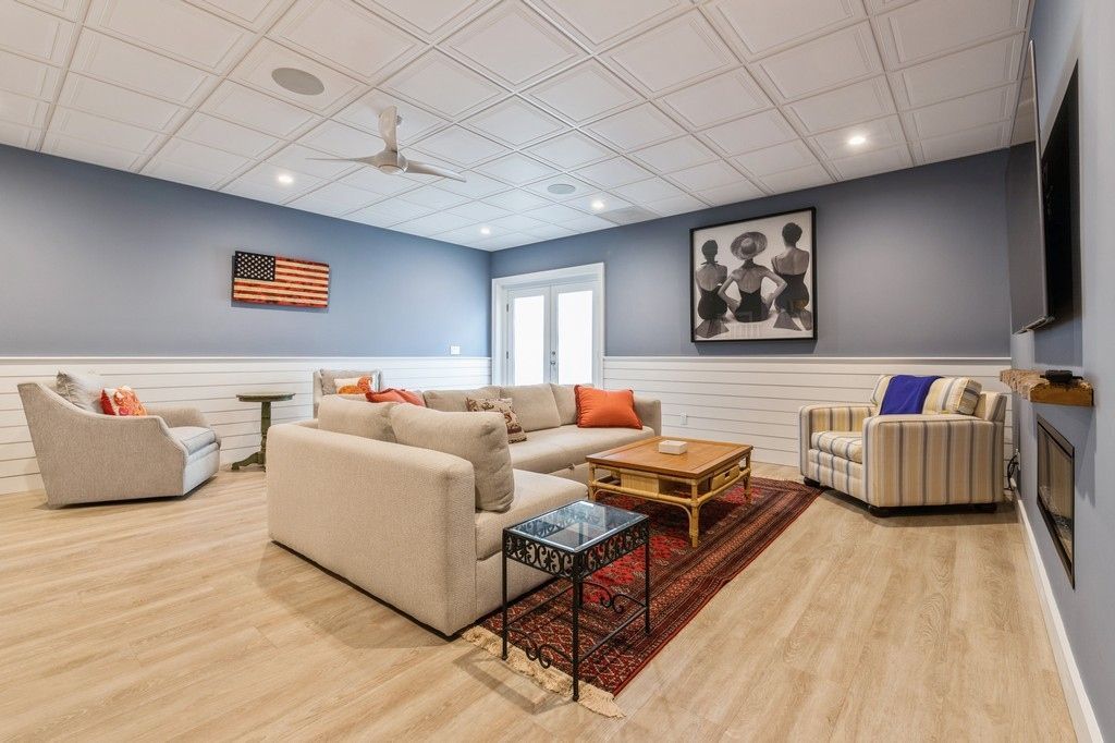 Interior, Living room, Recessed Lighting, Wood Texture Flooring