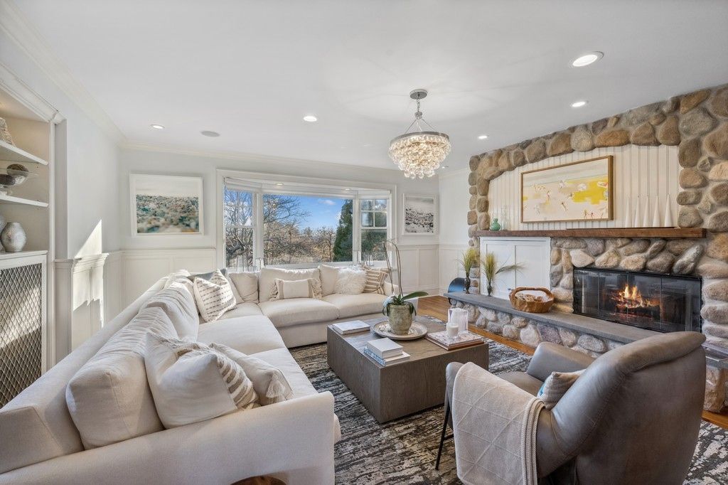 Chandelier, Fireplace, Interior, Living room, Recessed Lighting