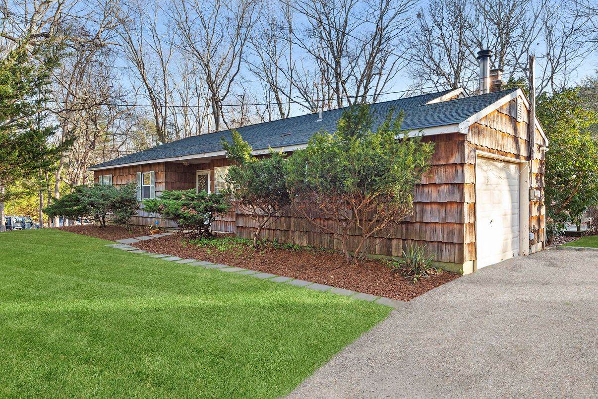 Backyard, Detached Garage, Exterior