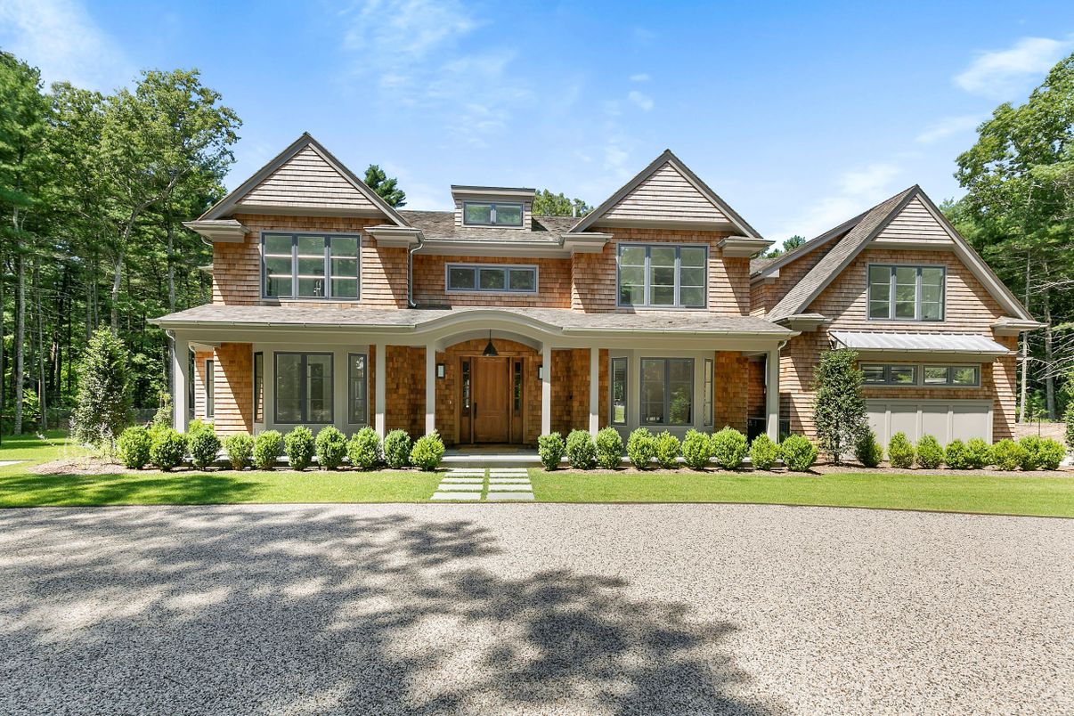Exterior, Facade, Farmhouse