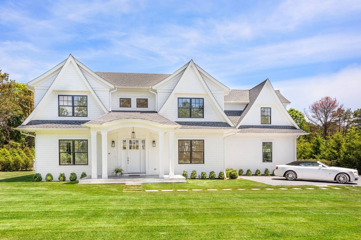 Exterior, Facade, Farmhouse