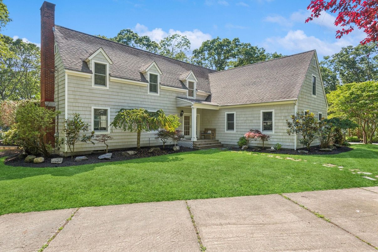 Exterior, Facade, Cape Cod