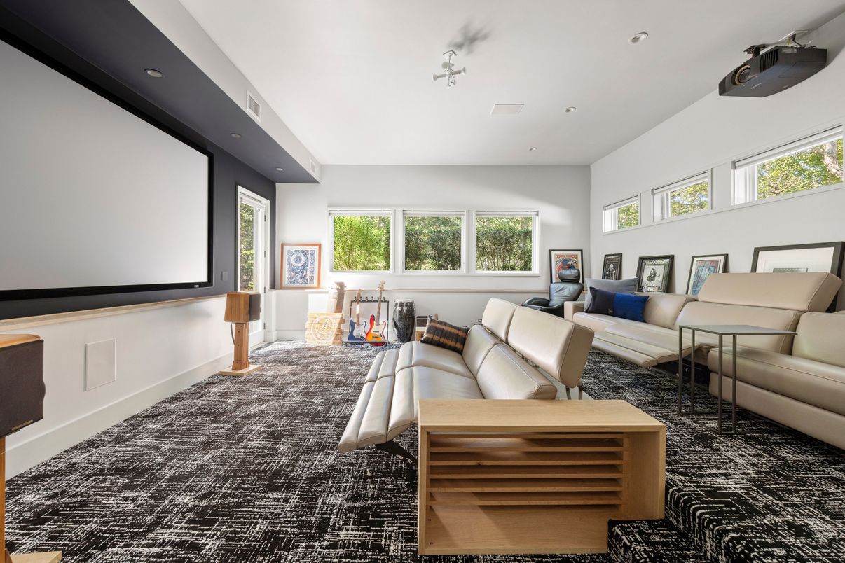 Interior, Living room, Projection Screen, Recessed Lighting, Theatre Room