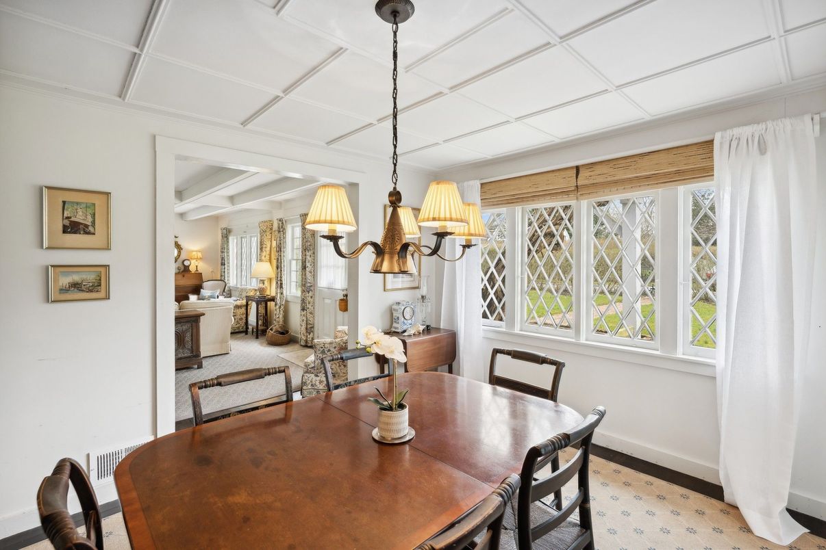 Chandelier, Dining room, Interior