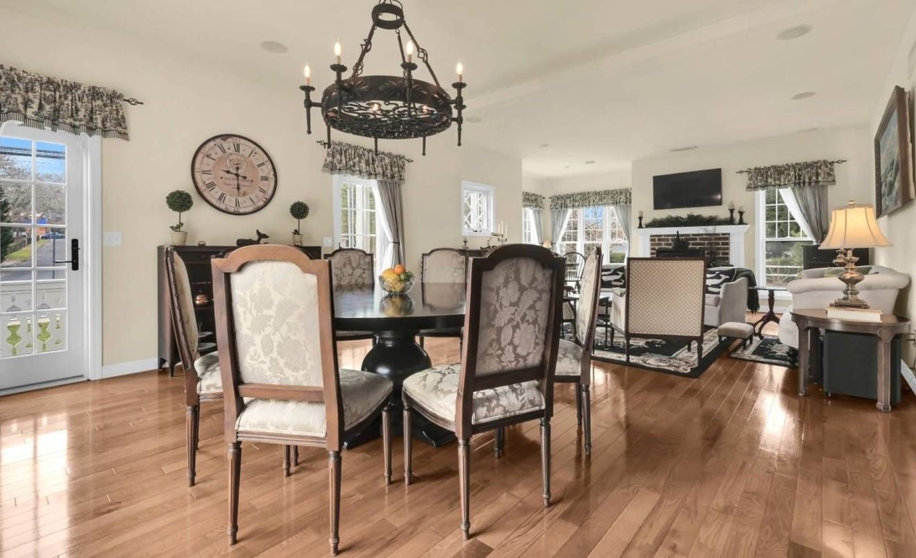 Chandelier, Dining room, Fireplace, Interior, Wood Texture Flooring