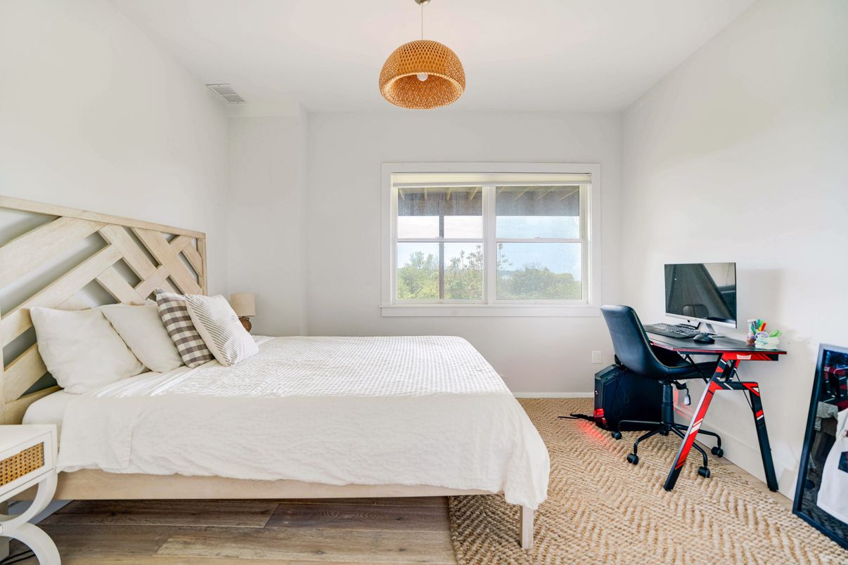 Bedroom, Home Office, Interior, Pendant Lights, Wood Texture Flooring