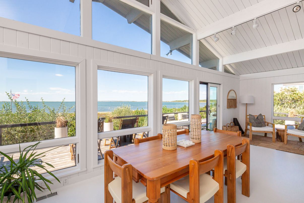 Dining room, Interior, Water