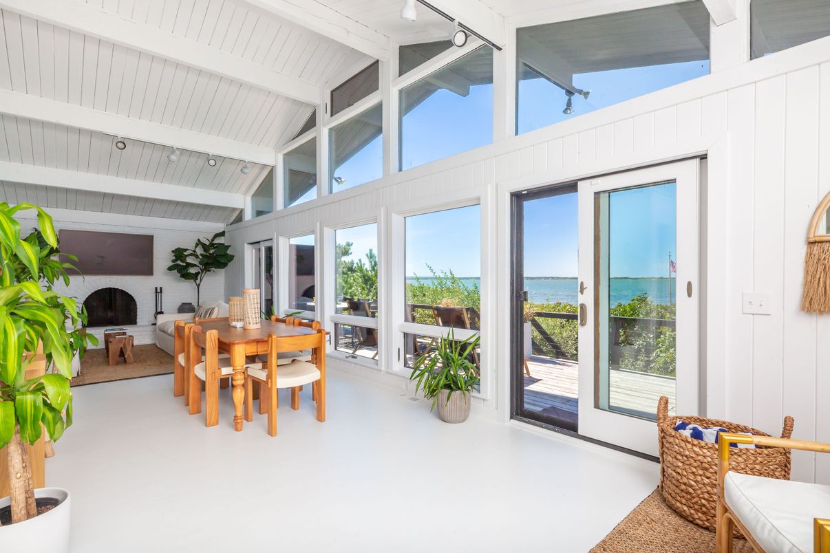 Dining room, Interior, Sun Room, Water