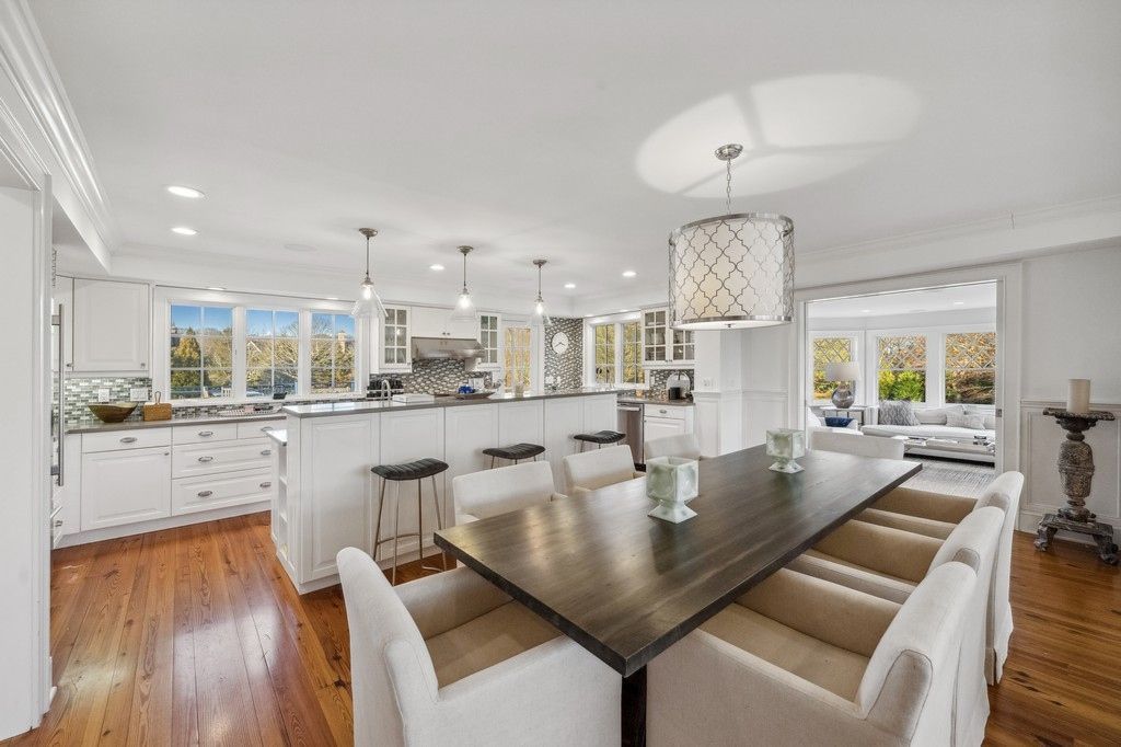 Dining room, Interior, Kitchen, Pendant Lights, Recessed Lighting, Wood Texture Flooring