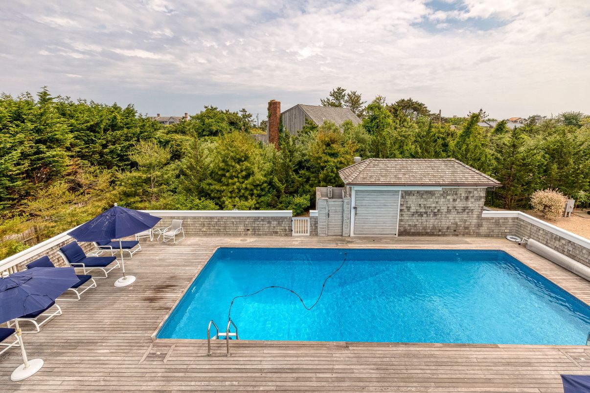 Detached Garage, Exterior, Pool