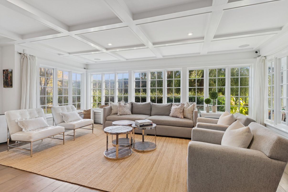 Interior, Living room, Recessed Lighting, Sun Room, Wood Texture Flooring