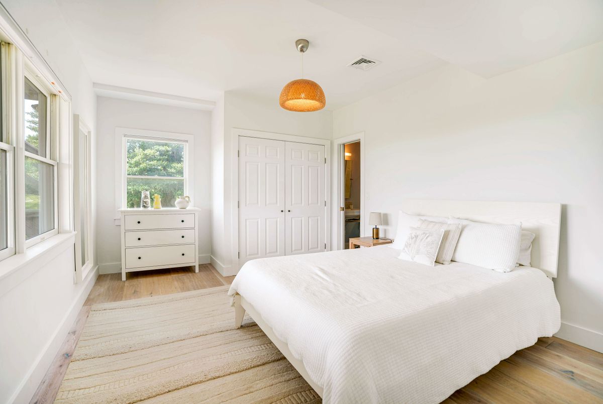 Bedroom, Interior, Pendant Lights, Wood Texture Flooring
