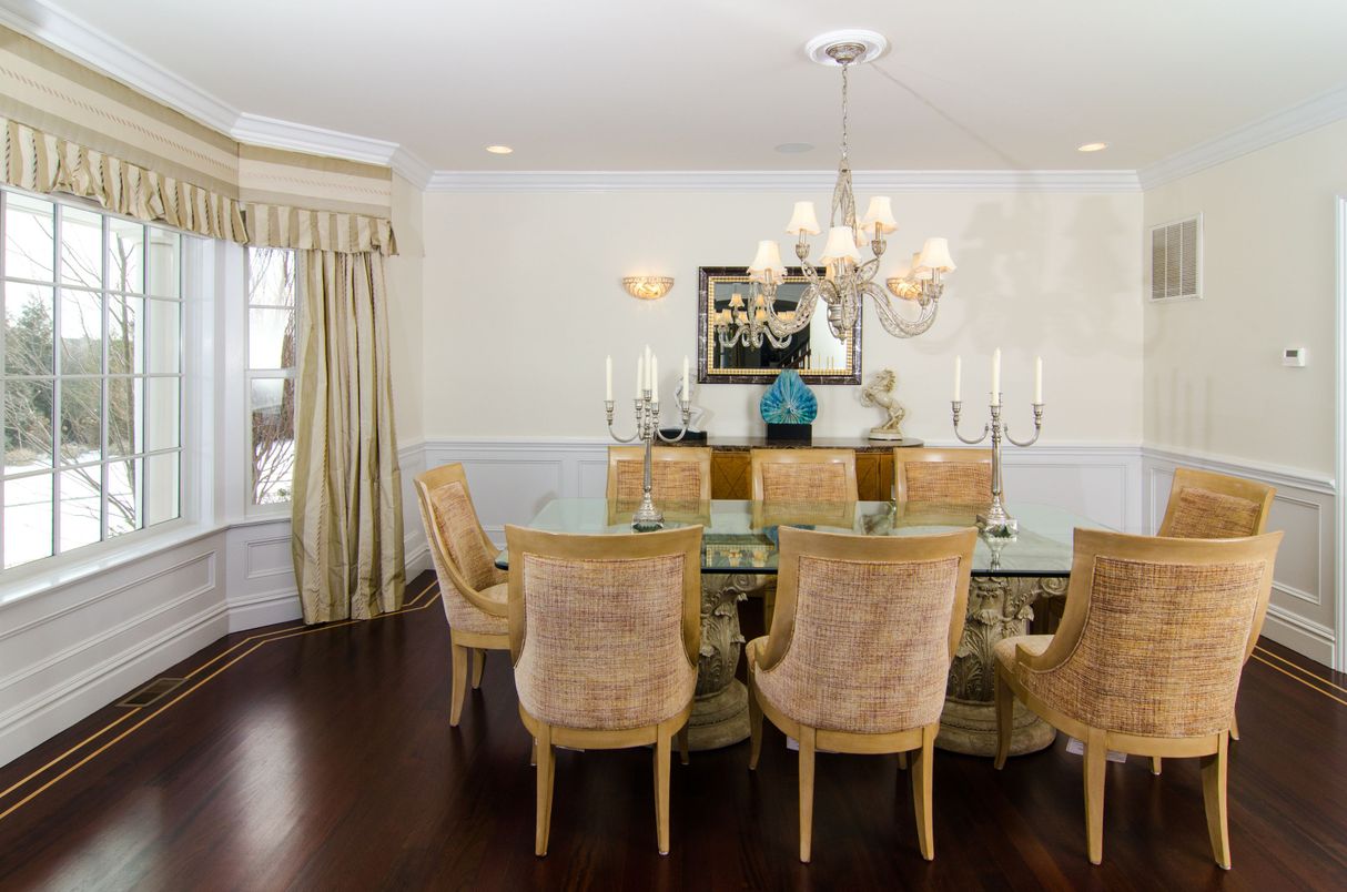 Chandelier, Dining room, Interior, Recessed Lighting, Wood Texture Flooring