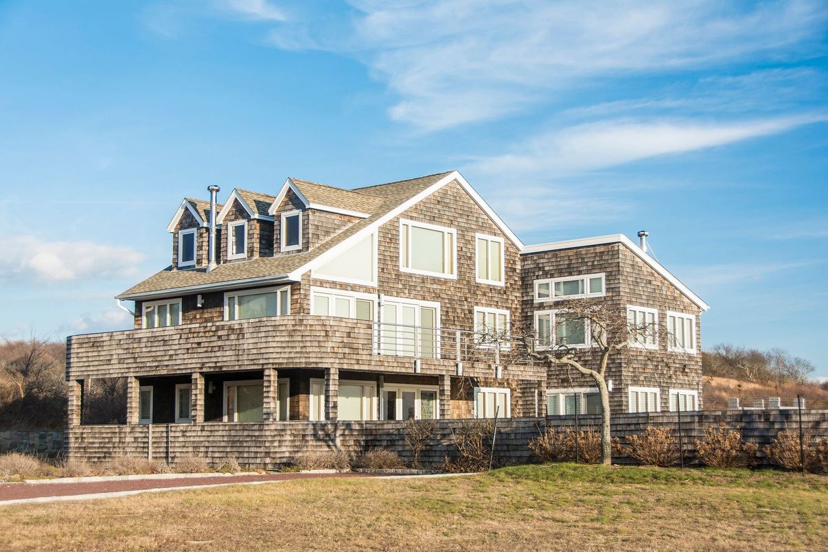 Exterior, Facade, Queen Anne Victorian