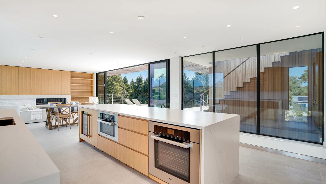 Dining room, Interior, Kitchen, Recessed Lighting, Stainless Steel Appliances